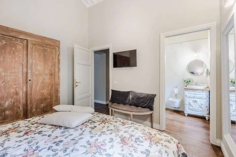 Apartment in Lucca Near Cathedral Square