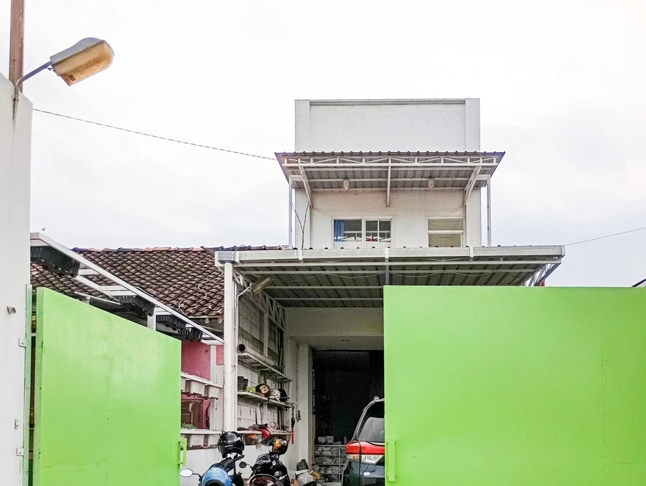 RedDoorz Hostel @ Luna Bunkbed Malioboro