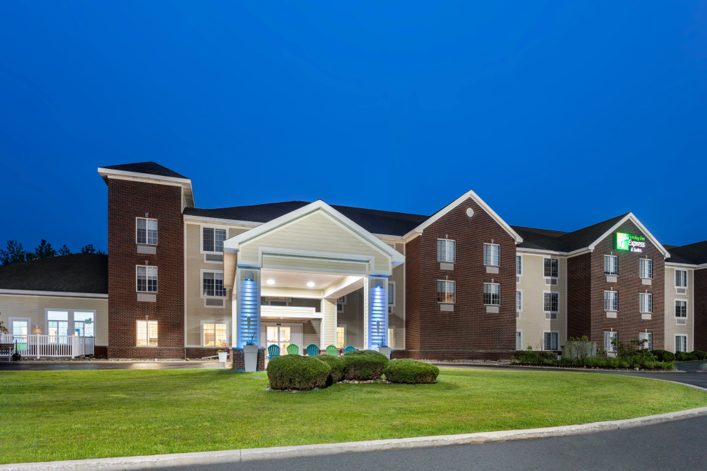 Holiday Inn Express Hotel & Suites Acme-Traverse City by IHG