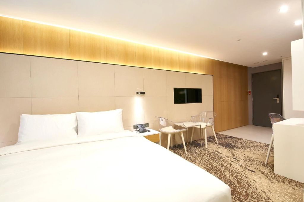 Hotel tt — 3