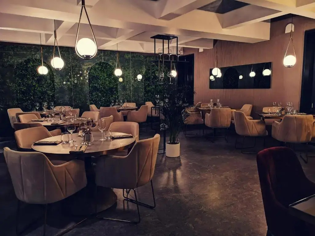 Food & Beverage