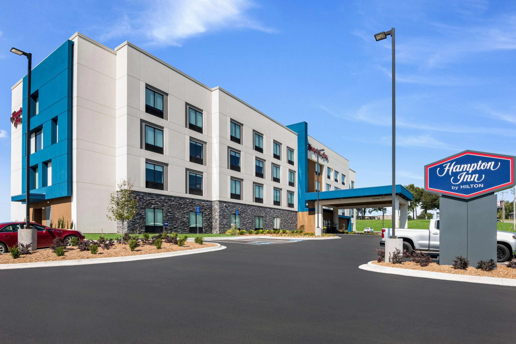 Hampton Inn Batesville - фото 1