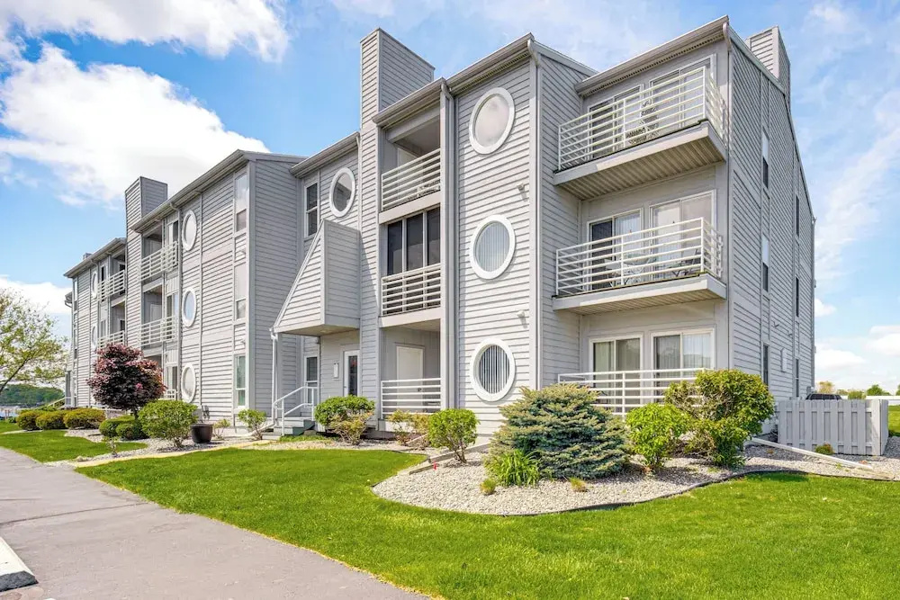 1 Mi to Ferry: Port Clinton Condo w/ Beach View!