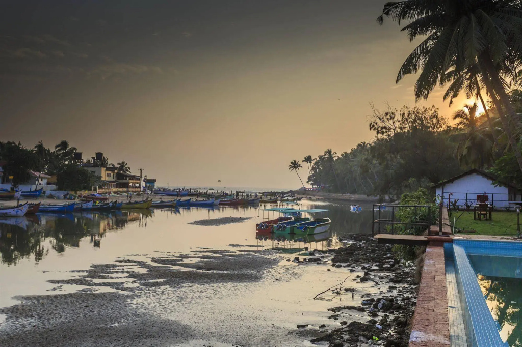 Acron Waterfront Resort - фото 18