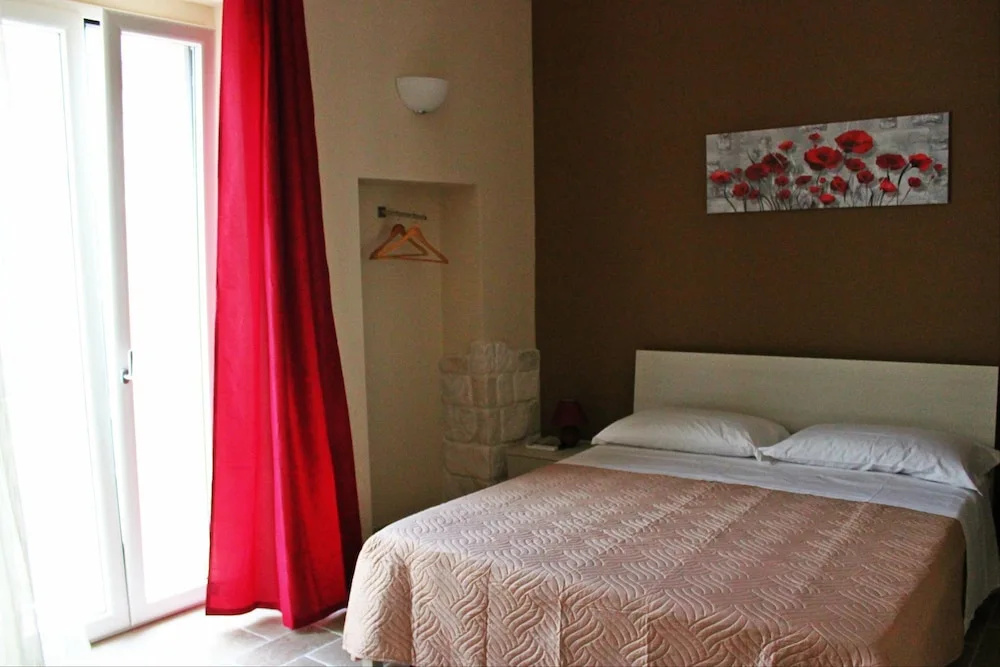 Standard Double room with balcony (full double bed)