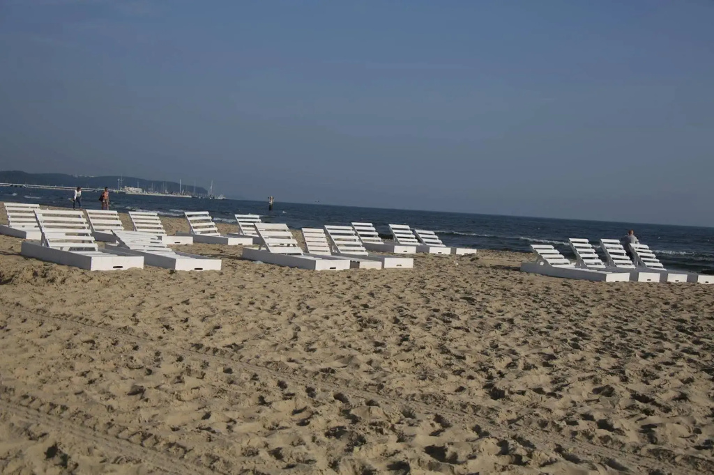 Pomarańczowa Plaża - Général