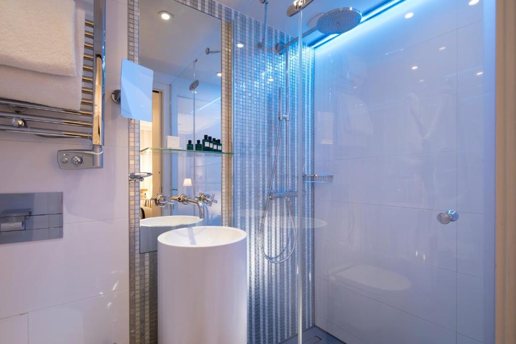 Hotel R de Paris 47