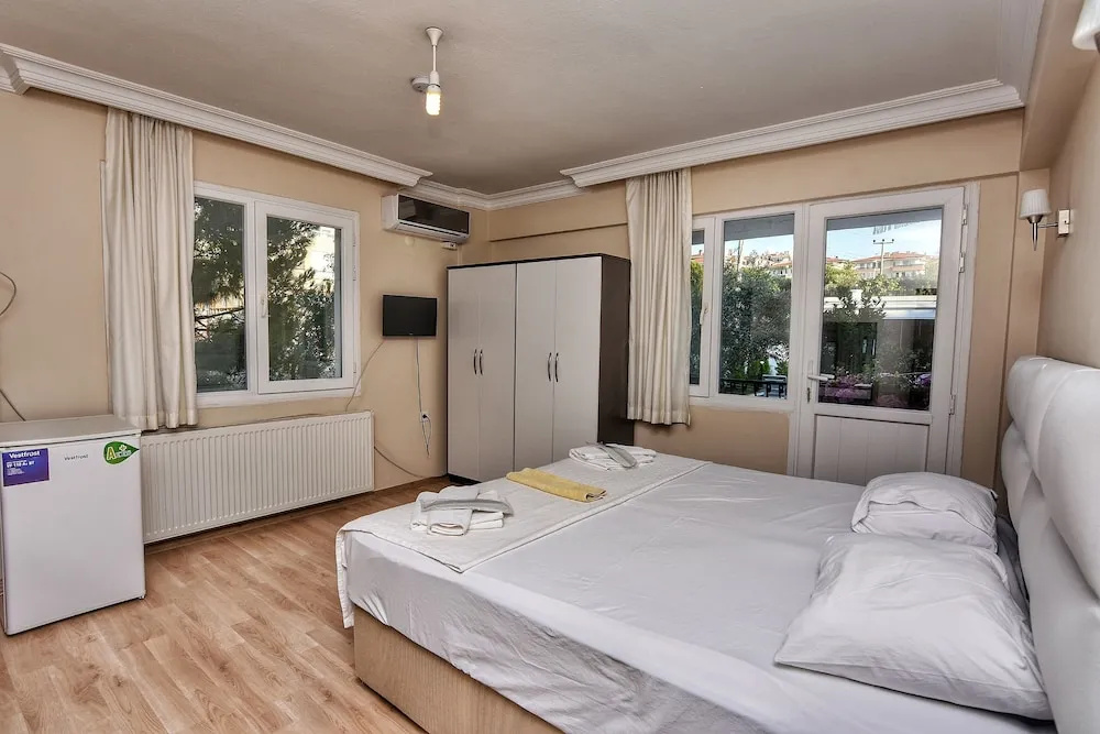 Deluxe Double room with view (full double bed)
