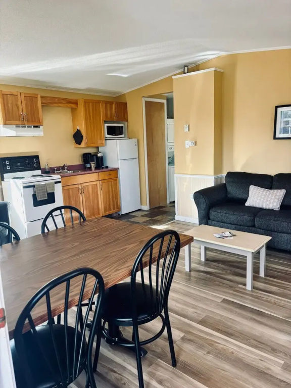 2 Bedrooms Cottage