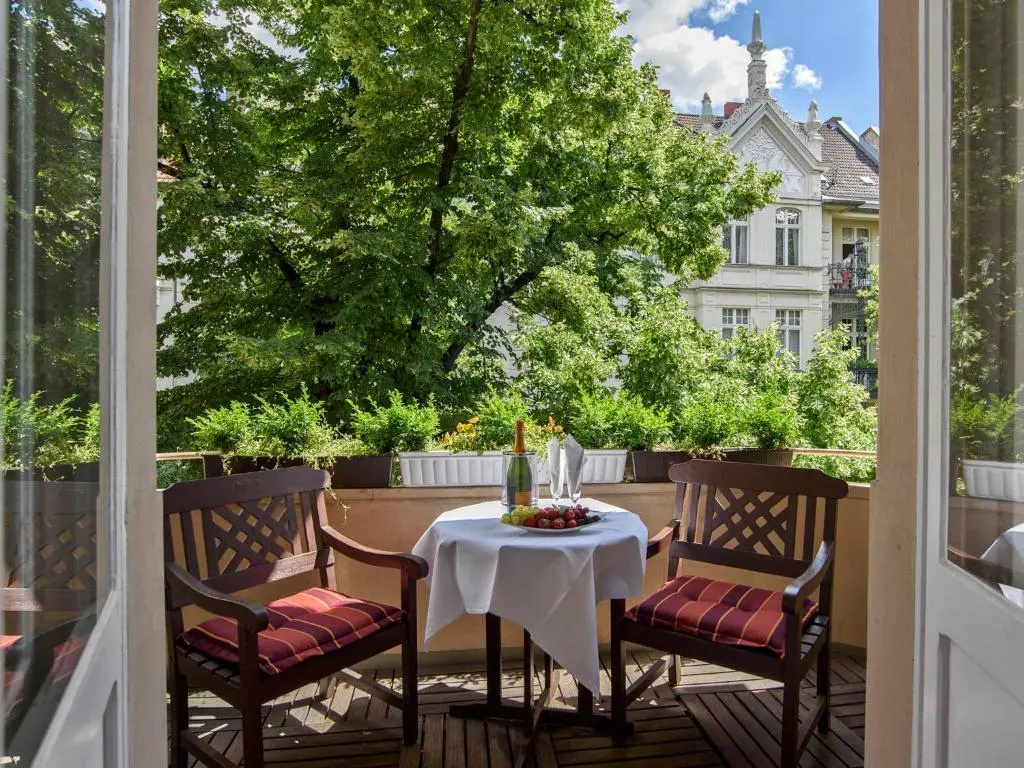 Superior Double room with balcony (full double bed)