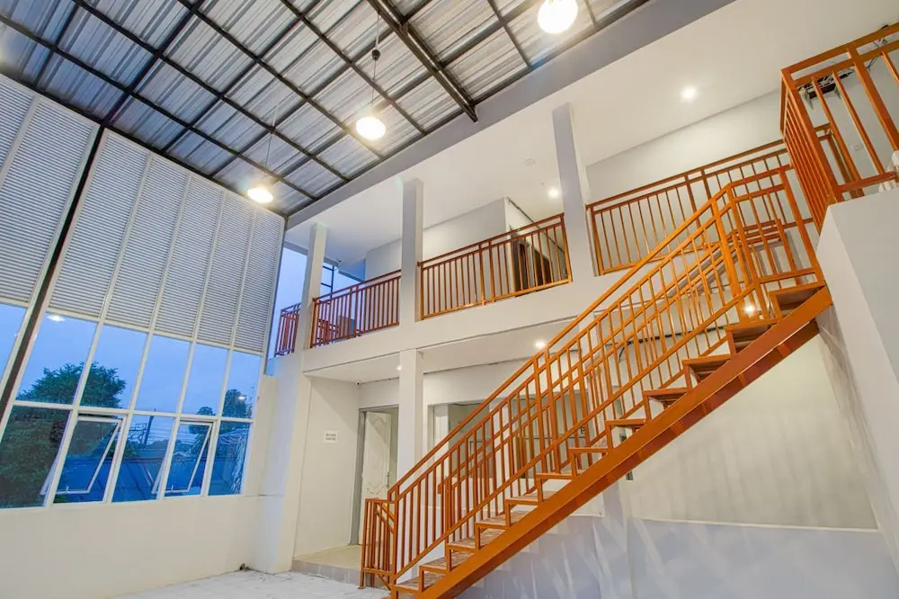 Lobby & Reception