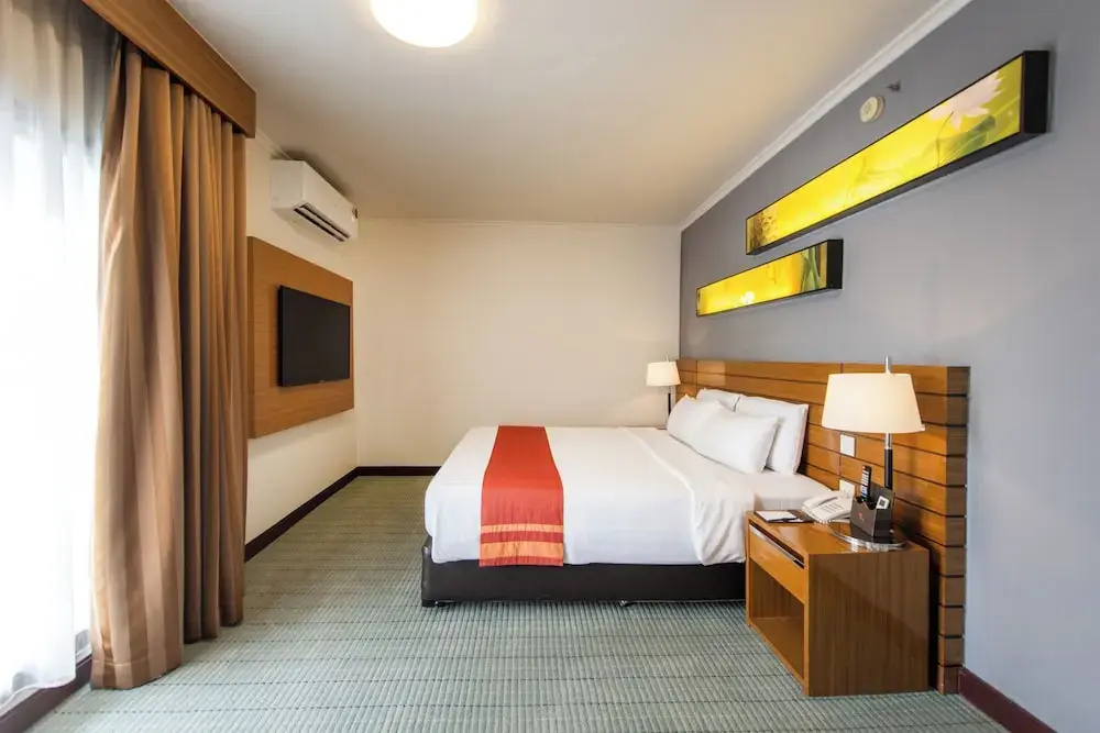 Deluxe Suite with balcony