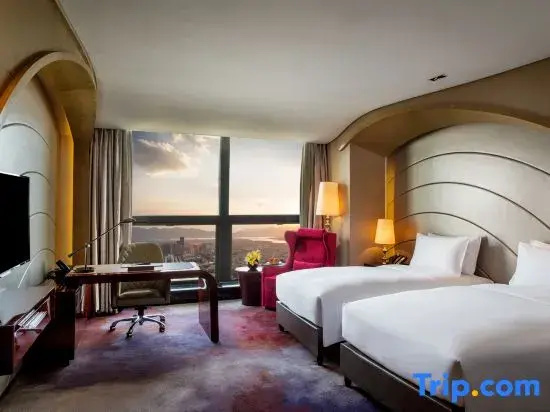 Standard Double Club room with lake view (twin beds)