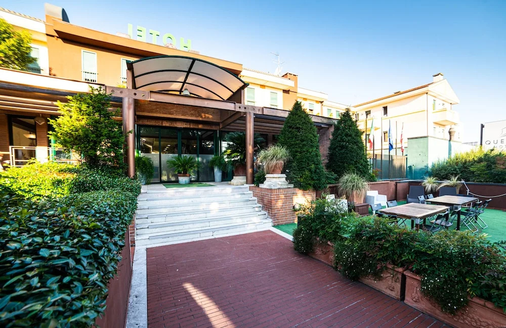 HOTEL QUERINI - Essential Business Hotel, Sandrigo