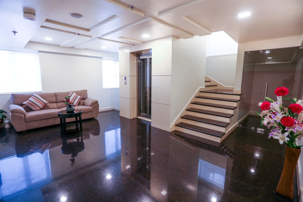 Lobby & Reception