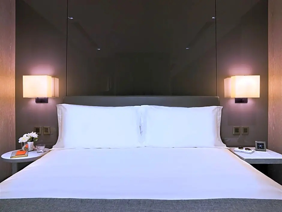 Double Suite (full double bed)