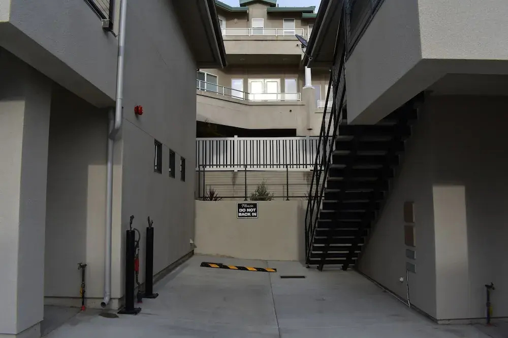 353 Hinds Avenue 1 Bedroom Apts by Redawning