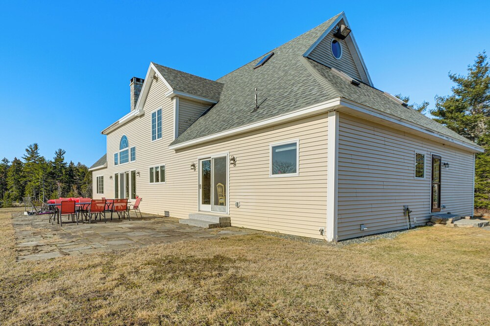 3 Mi to Acadia NP: Spacious Group Getaway!