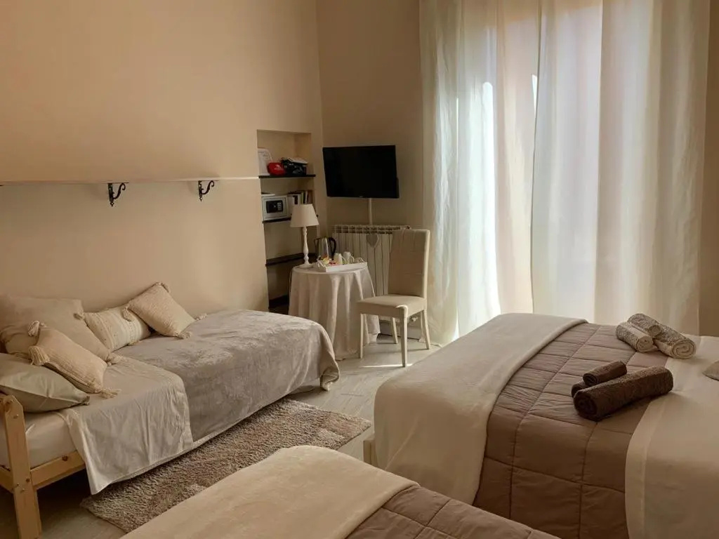 Standard Triple room with balcony