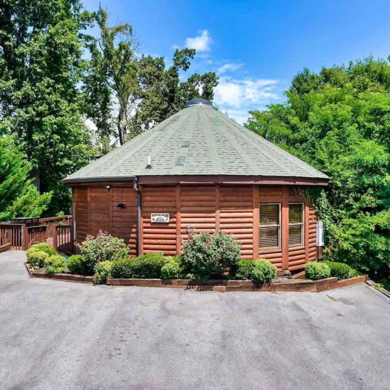 Yurt I Game Room Hot Tub I Sleeps 8 I 2BR 2BA
