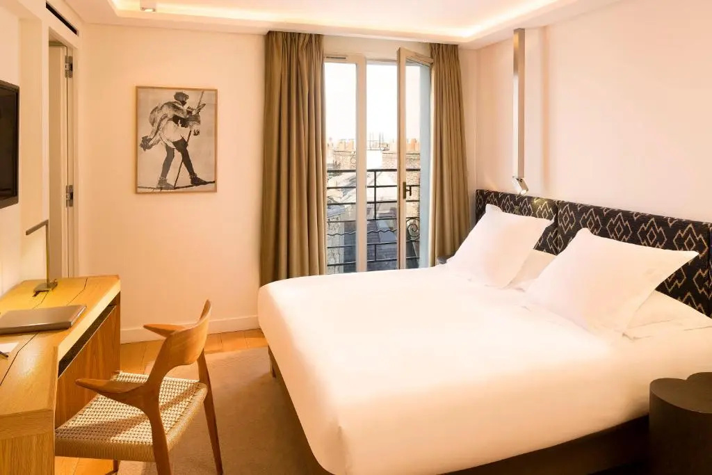 Premier Double room (full double bed)