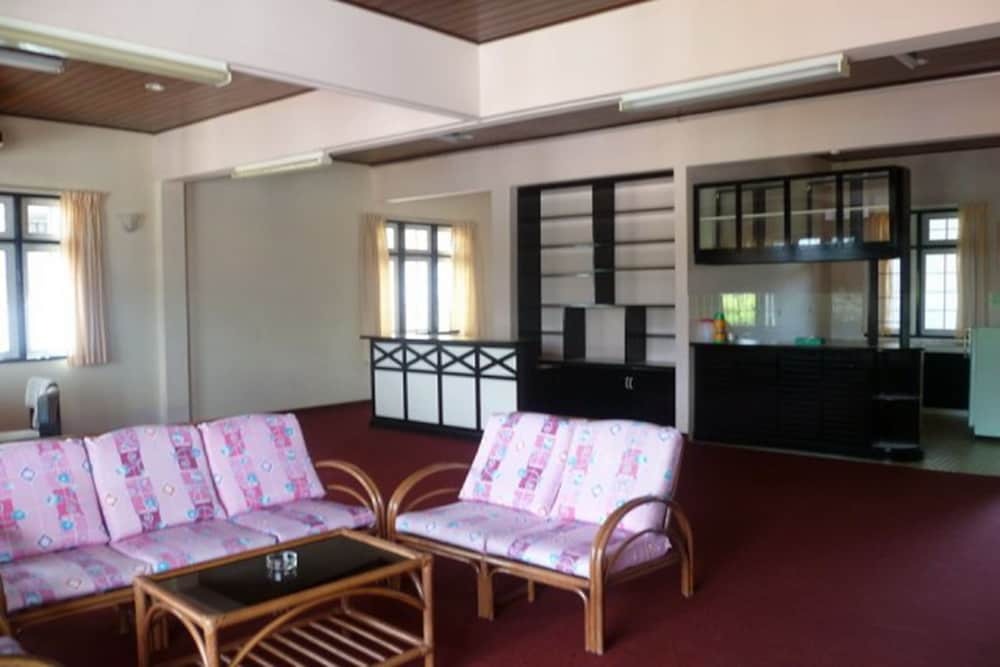 Country Lodge Resort