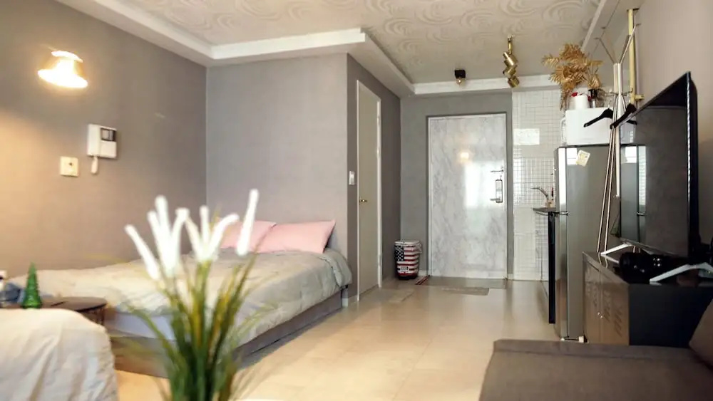 Hongdae PR. Modern Studio.