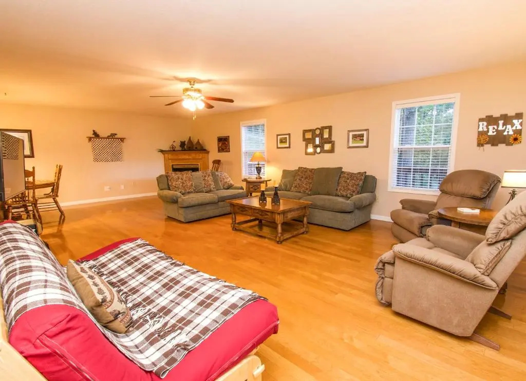 3 Bedrooms Cottage