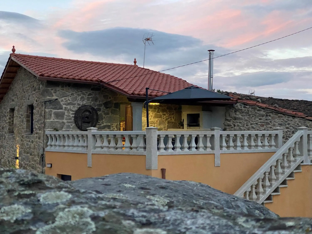As Penedas, Casa dos Arcos