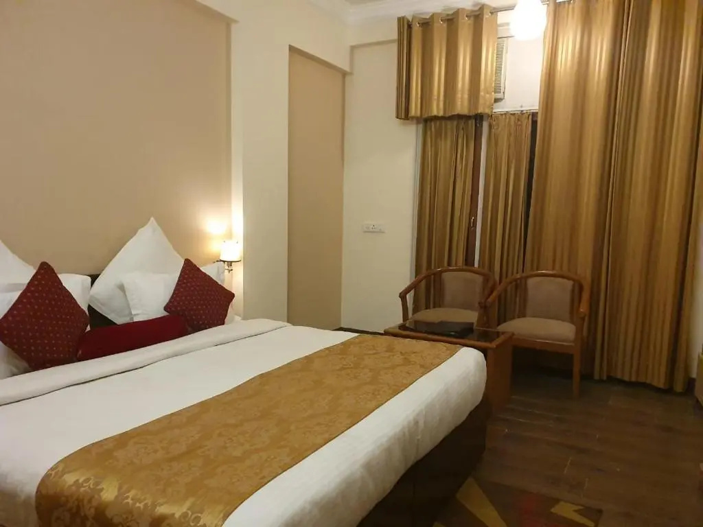 Superior Double room (full double bed)