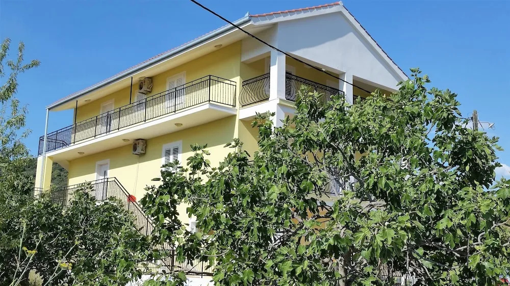 Apartment Laura