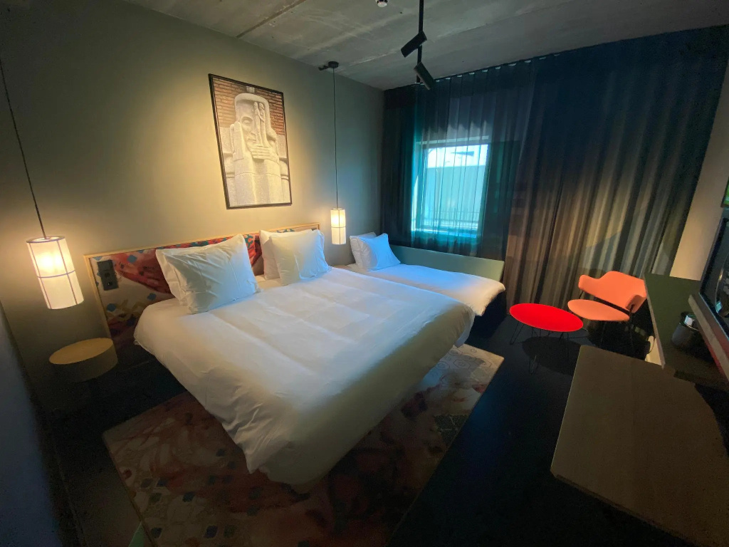 Standard Triple room