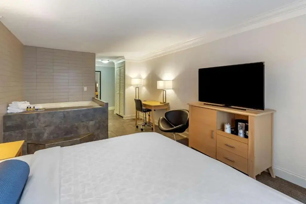 Best Western Plus University Inn - Tap to explore photos