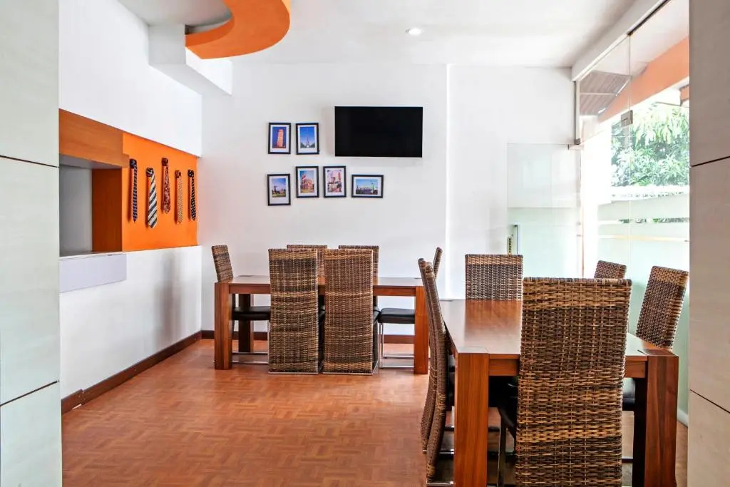 Lobby & Reception