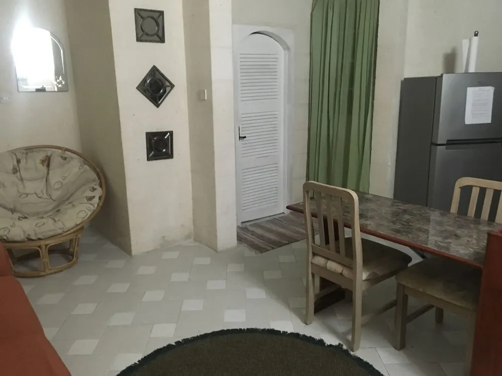 Private Apt Durants