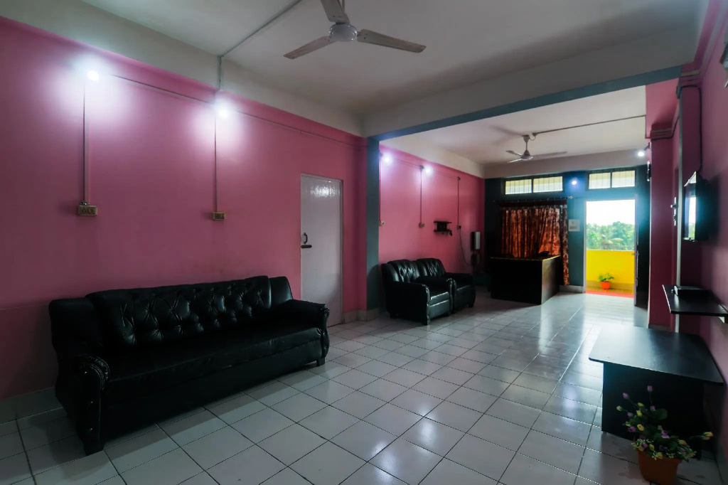 Lobby & Reception