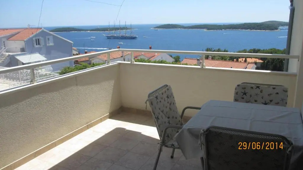 J & B Holiday House - Chambres
