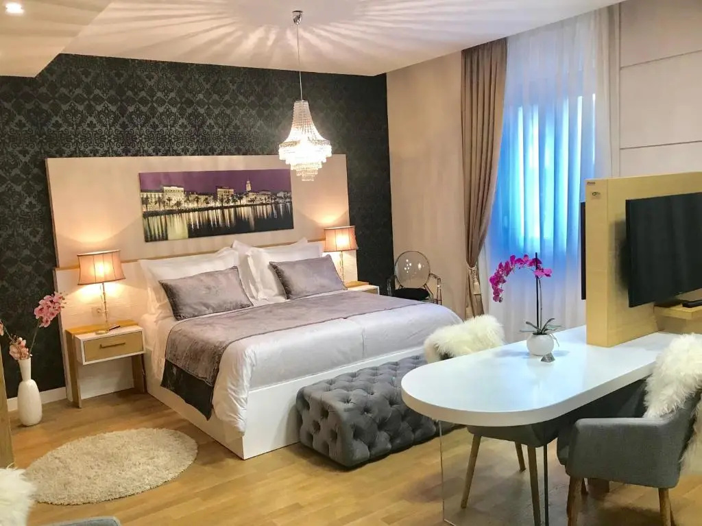 Deluxe Suite with balcony