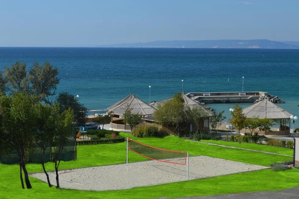 Beach & Waterfront