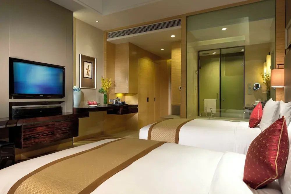 Classic Double Club room (twin beds)