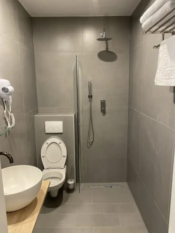 Comfort room