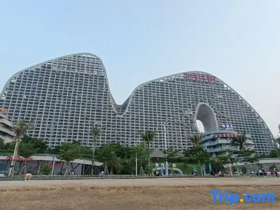 Beibu Bay No.1 Pinxi Seaview Art Design Seaview Resort Apartment