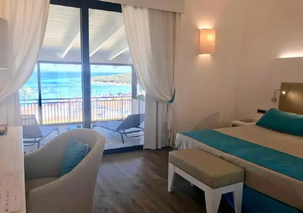 Double Suite with sea view (full double bed)