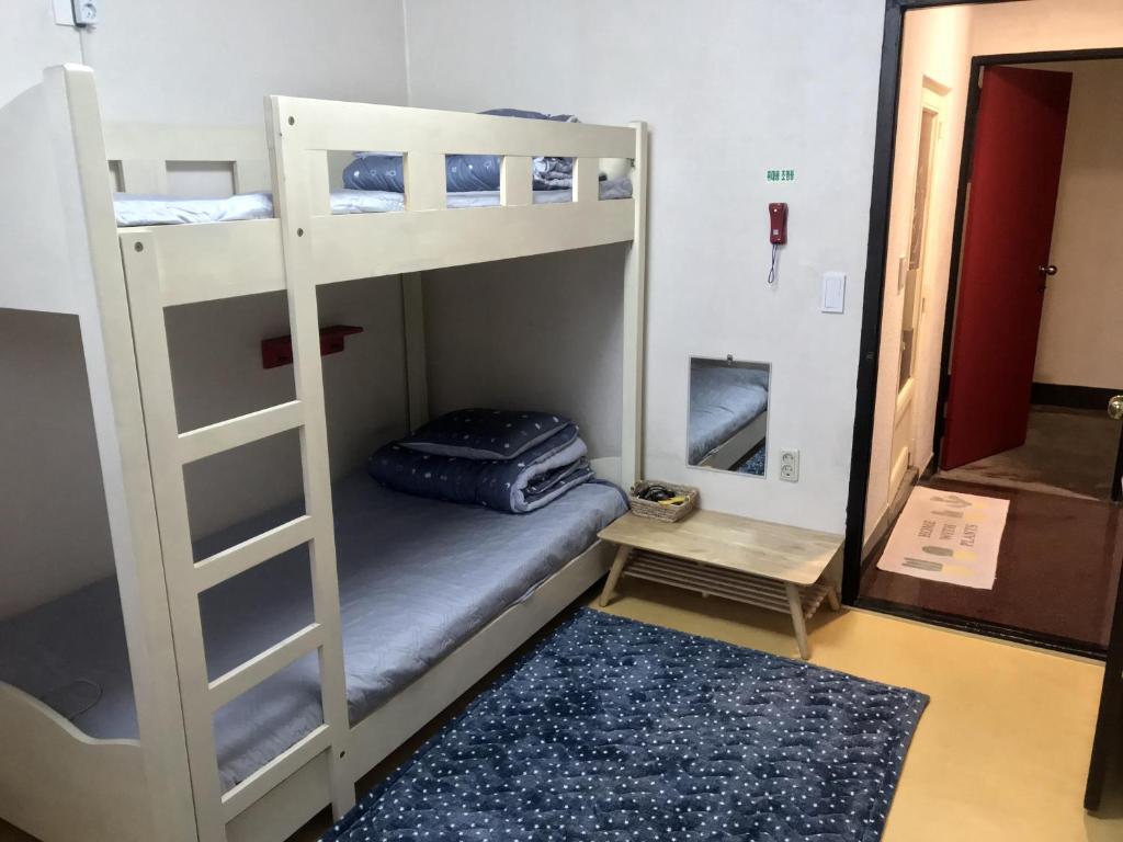 Двухместный номер Standard 2 отдельные кровати в Doobaki Hostel