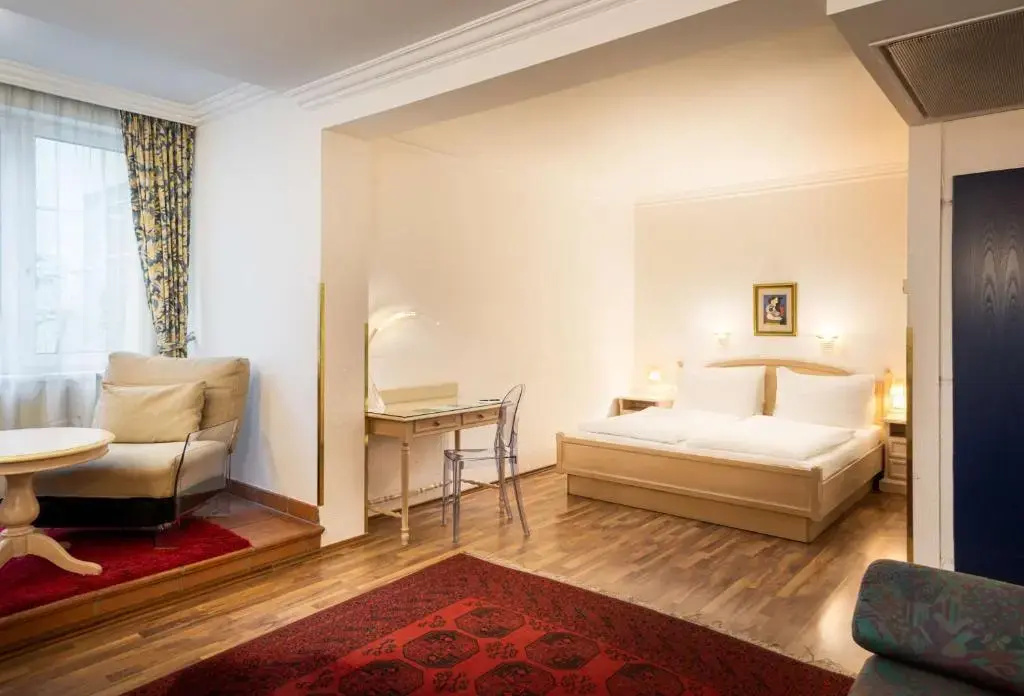 Standard Triple room
