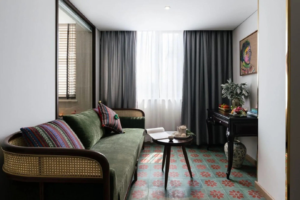Au Lac Legend Hotel