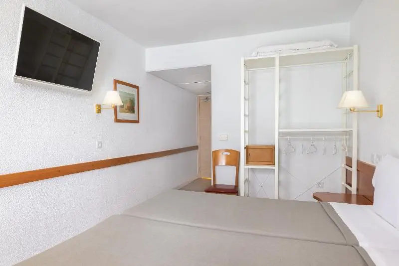 Standard Twin room with balcony (twin beds)
