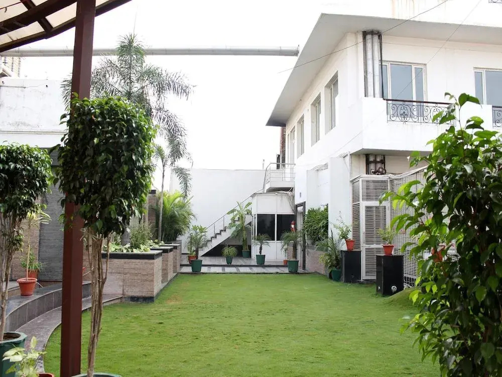 OYO 2617 Hotel Samrat Heavens - Général