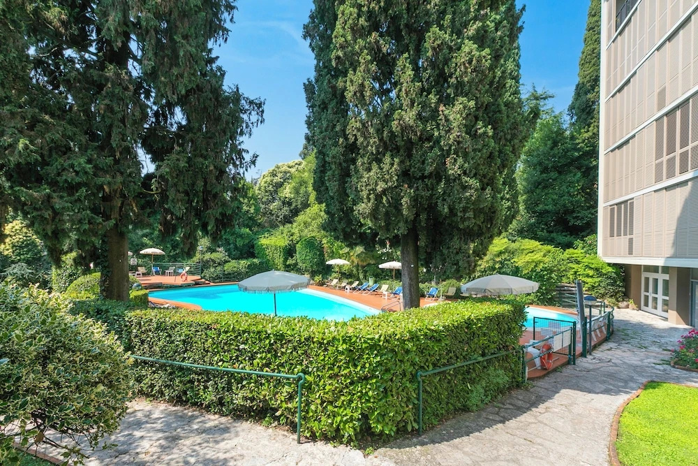 Sonia Sweet Love With Shared Pool