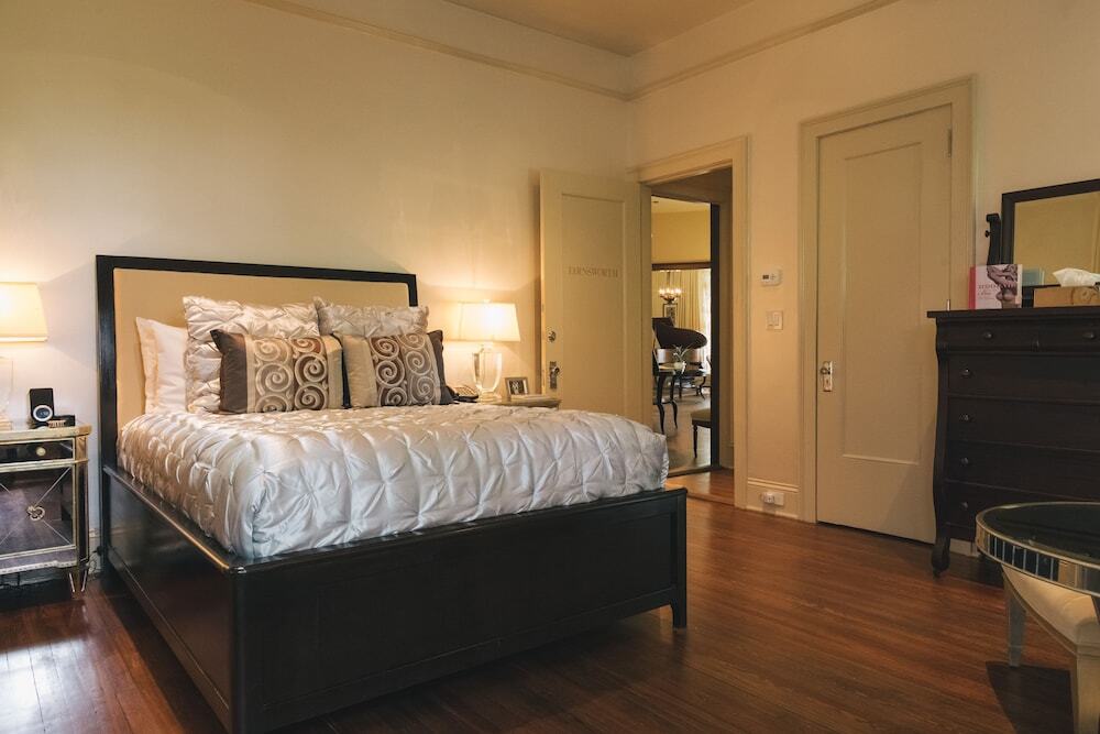 Stonehurst Place Bed & Breakfast by null
